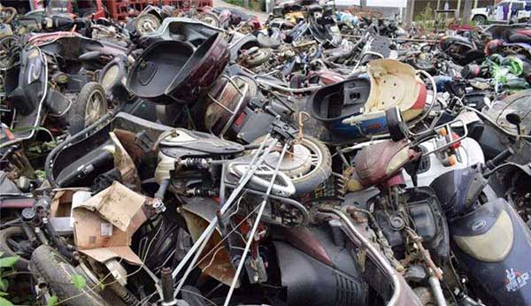 報(bào)廢的汽車(chē)、電瓶車(chē)、新能源汽車(chē)1.jpg